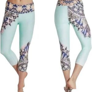 CALIA by Carrie Underwood Limited Edition BOHO floral Capri Leggings size M